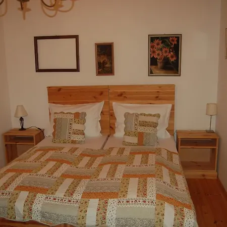 Luca Haza Feketeerdo