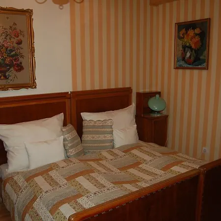 Konukevi Luca Haza 4*